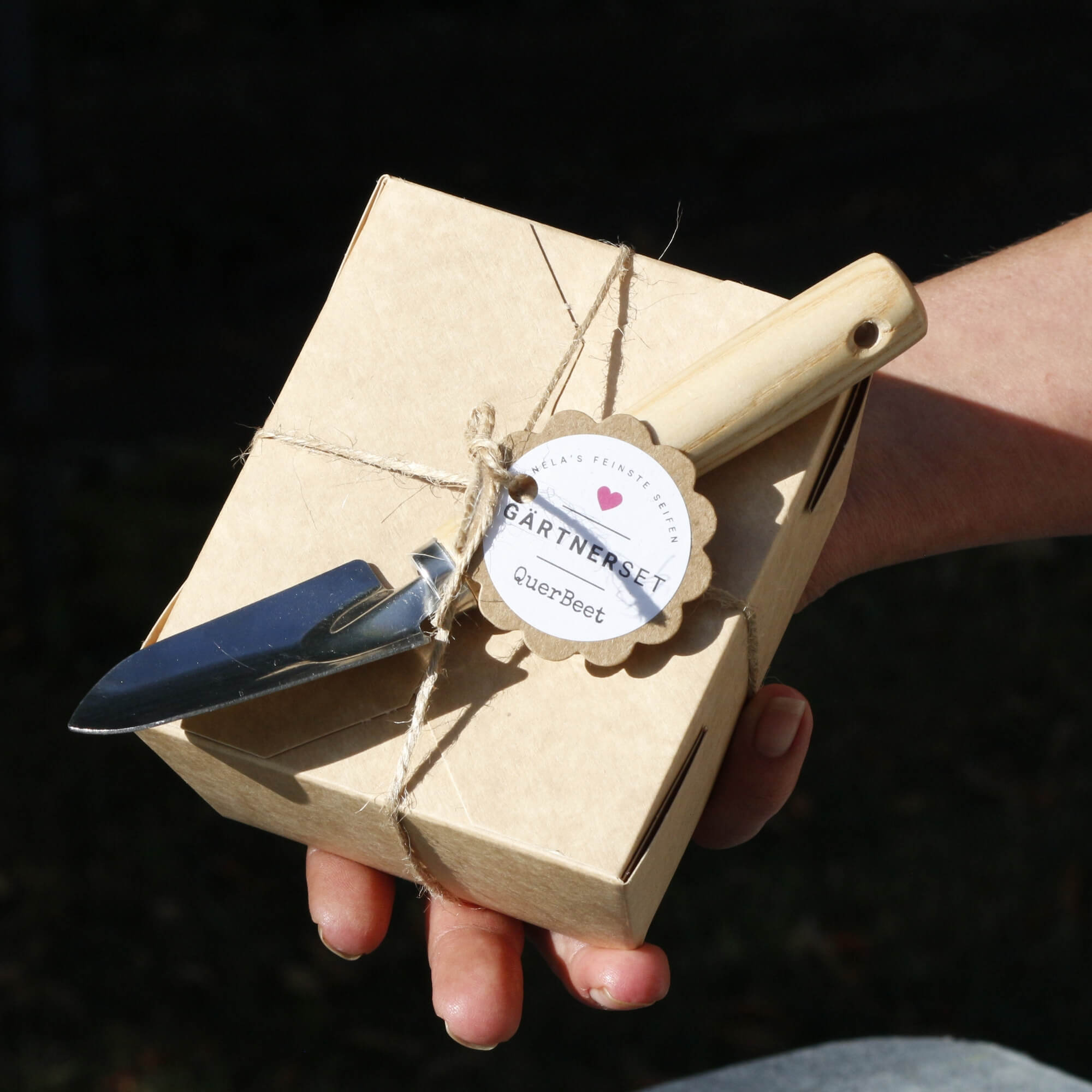 QuerBeet Geschenkbox mit kleiner Pflanzschaufel