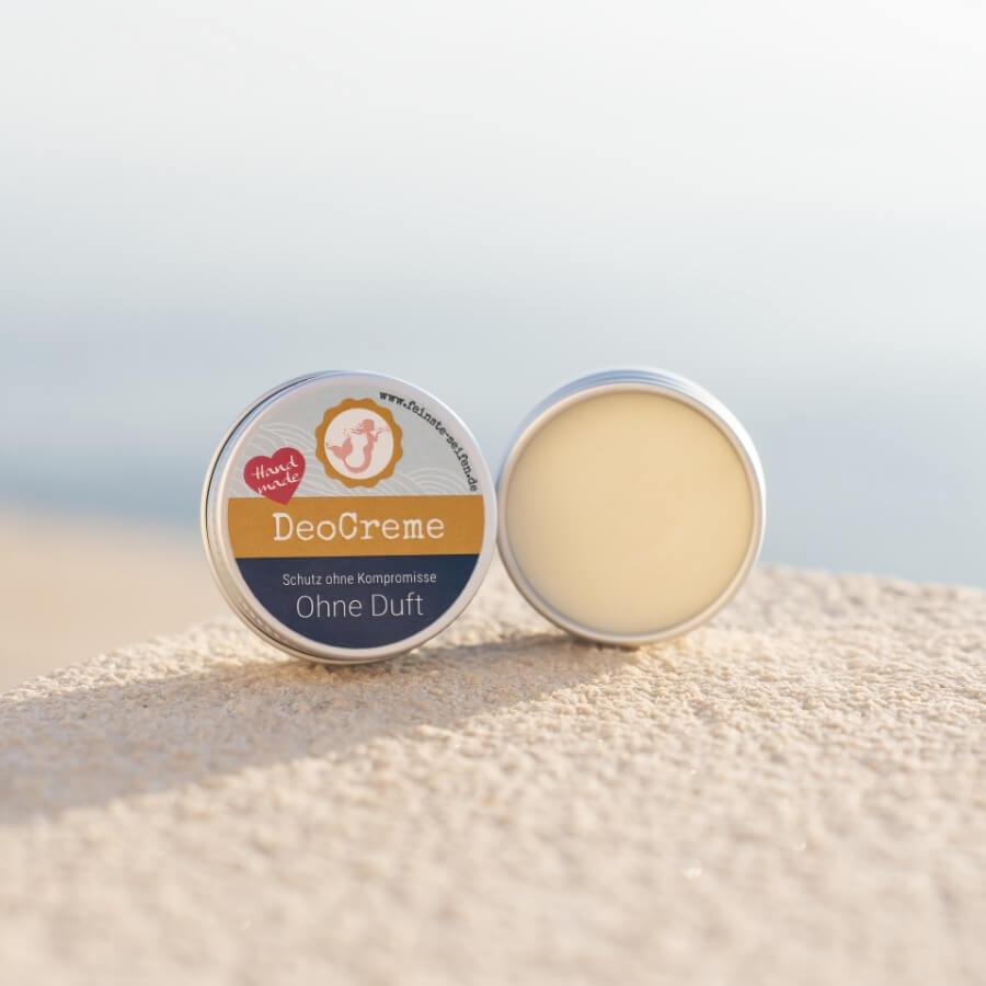 Geöffnete Mini DeoCreme Ohne Duft – duftfreies Naturdeo in der 15-g-Dose